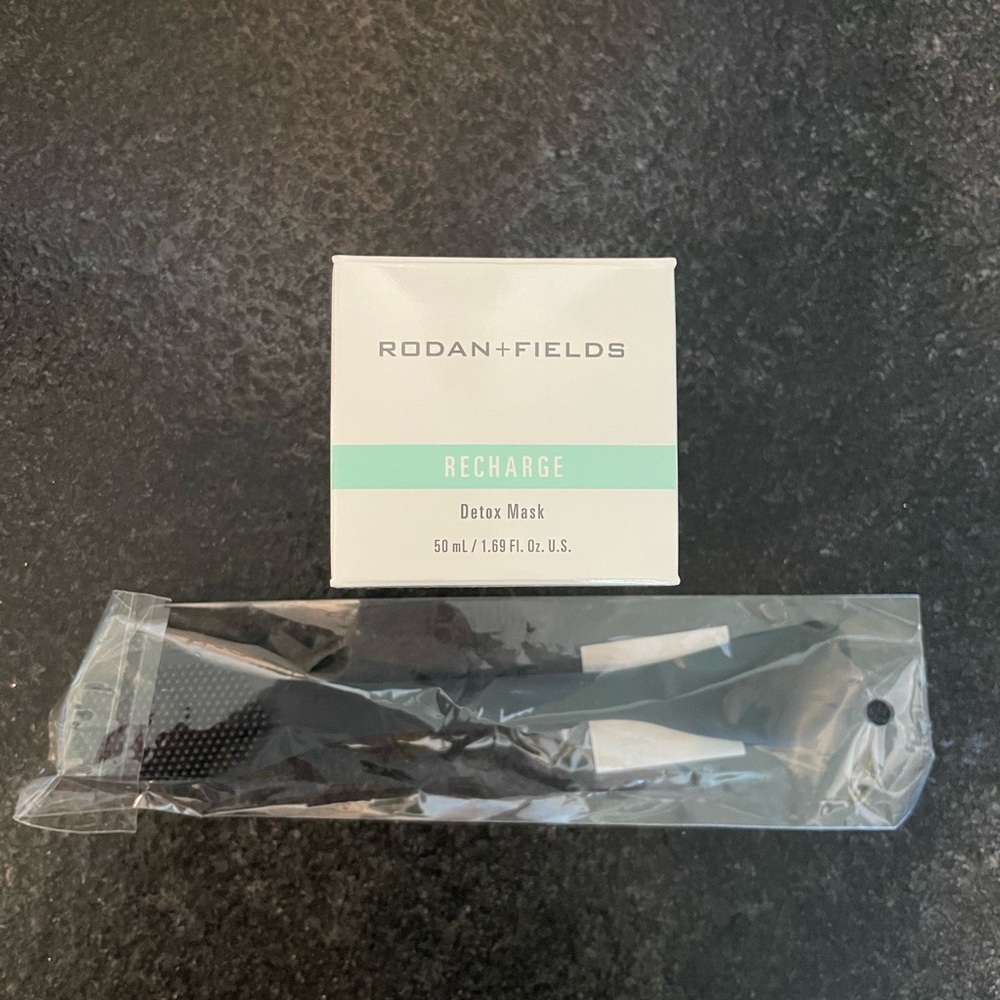 NEW Rodan + Fields Recharge Detox Mask